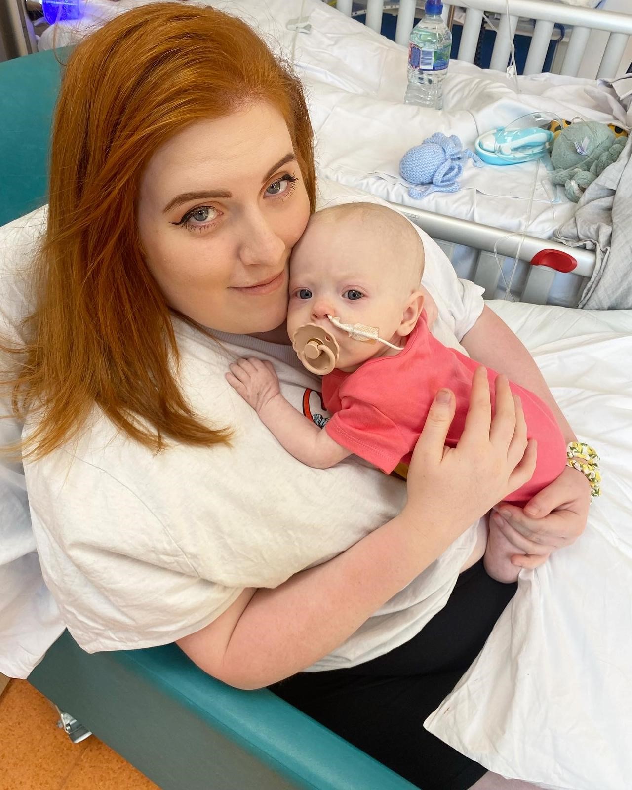 Roisin and her daughter Aila in hospital