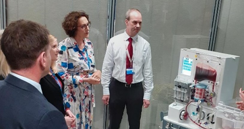 NHSBT colleagues looking at perfusion machine