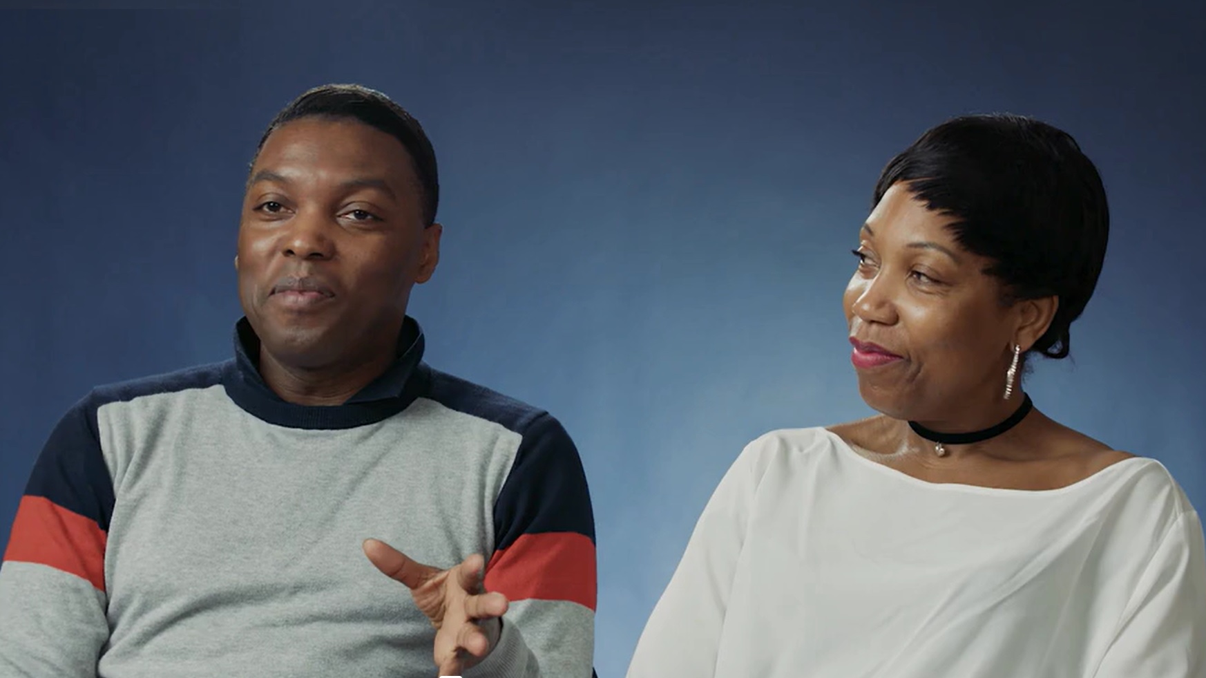 Living kidney recipient Madge and her brother Paul discussing their story