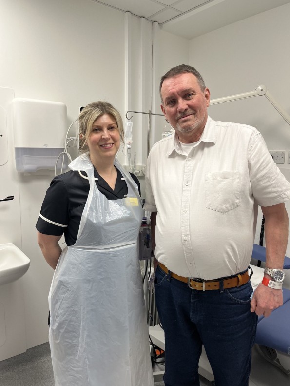 Niall standing with Donna Cullen, the Deputy Chief Nurse for NHSBT